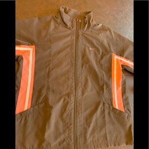 EUC Women’s NIKE Full Zip Lightweight Jacket - XL